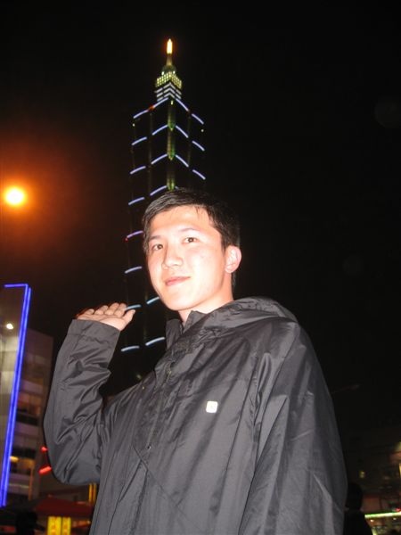 可是好多人~所以最終還是跑出來看了
