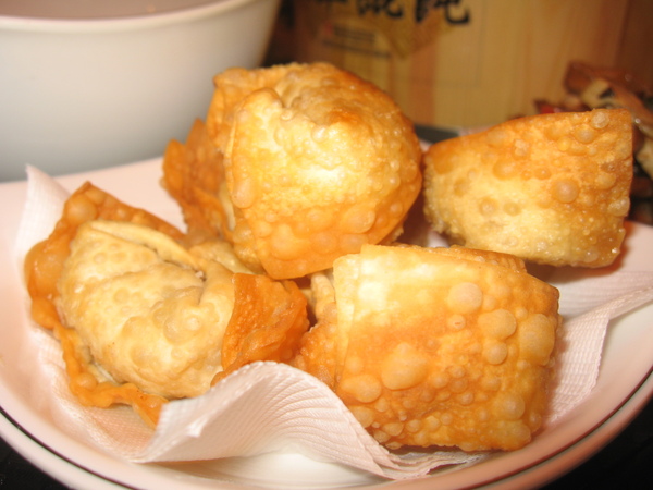 吃上華餛飩~炸的耶~