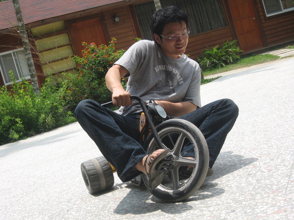 姊夫壓車~~快速過彎!!