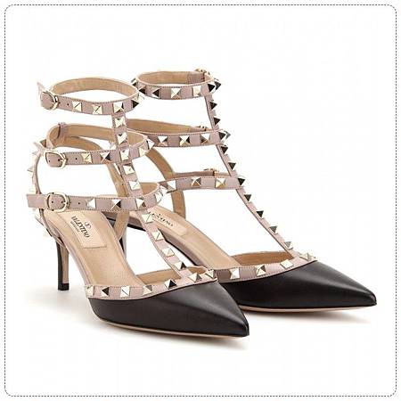 Valentino_Rockstud_pumps_in_Black