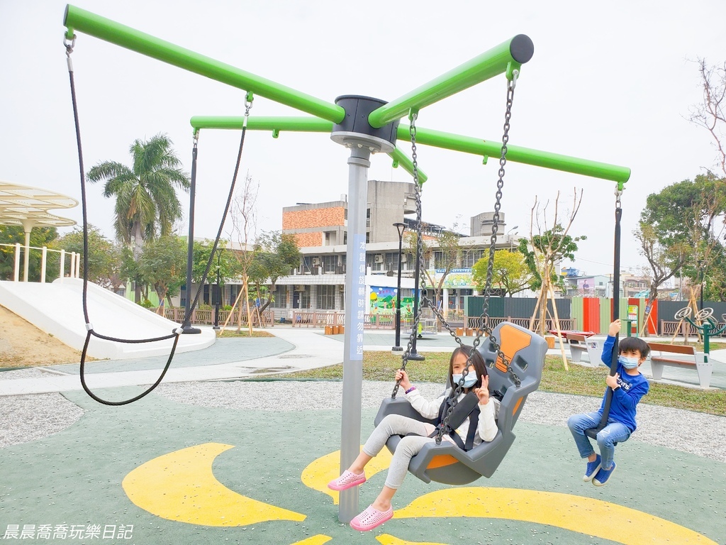 屏東親子景點特色公園新園共融遊戲場