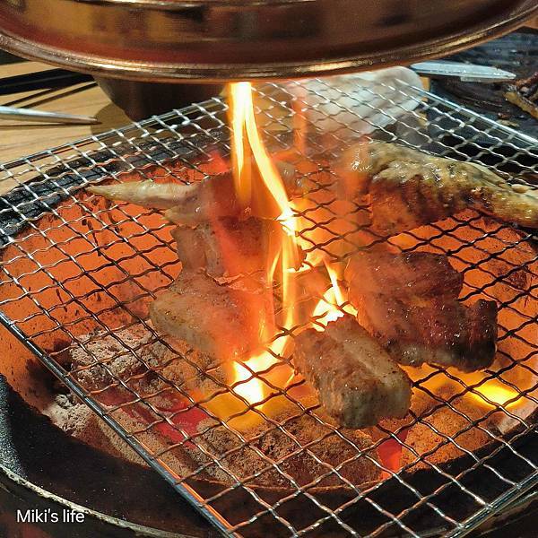 【食記】私炑炭火燒肉 台南炭火燒肉推薦 海安路燒肉。海安路新