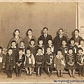 1935年三月父親幼稚園畢業照.jpg