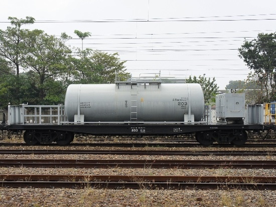 3EW100形 水罐車 台南站.jpg