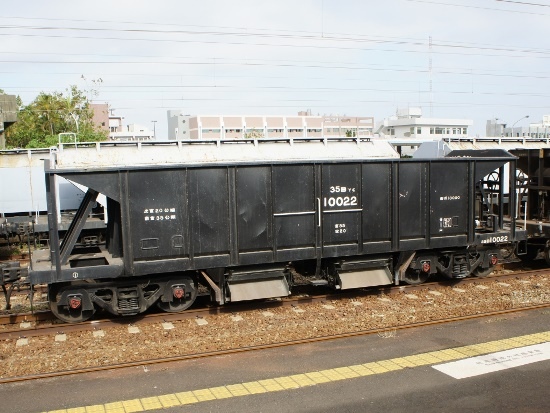 石渣車 10000形 永康站.jpg