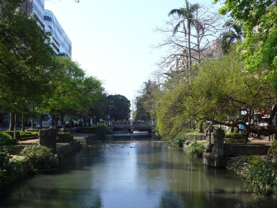 新竹東門護城河.jpg