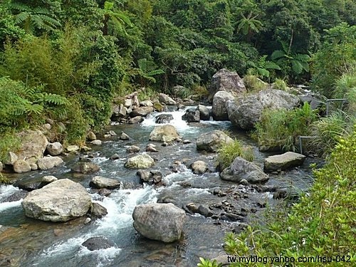 萬里 員潭溪中游.jpg