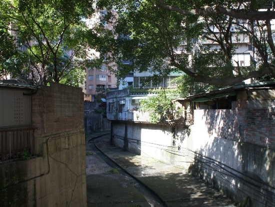 中和 二十八張溝 景平路西側.jpg