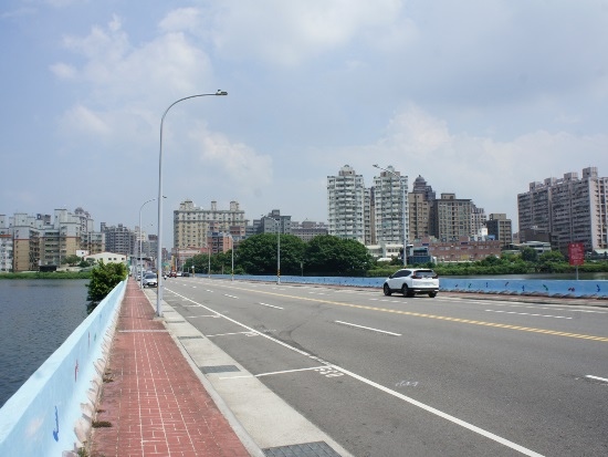 桃園大圳1支15池 莊敬路.jpg