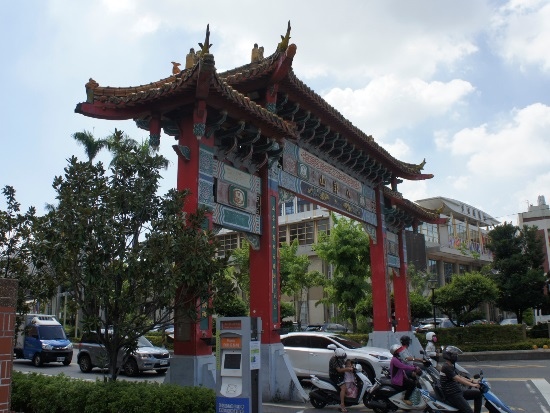 彰化 八卦山牌樓.jpg