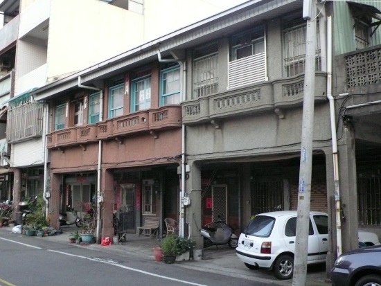 後龍 中正路老宅.jpg