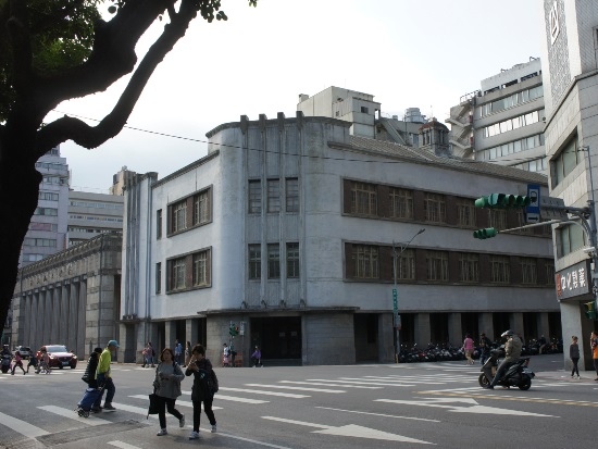 源三井物產大樓與土銀舊館.jpg