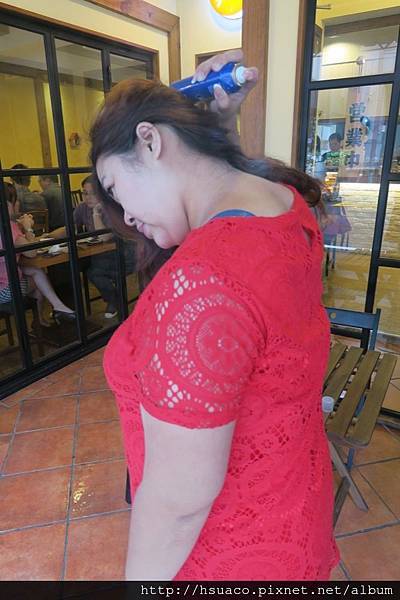 妍霓絲 防曬噴霧 試用