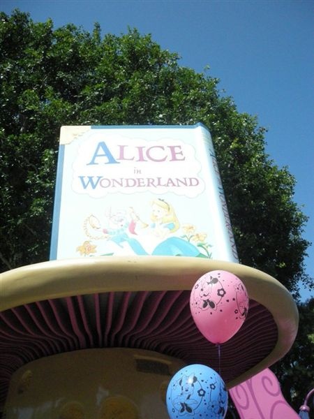 不小心的玩了愛麗絲夢遊仙境