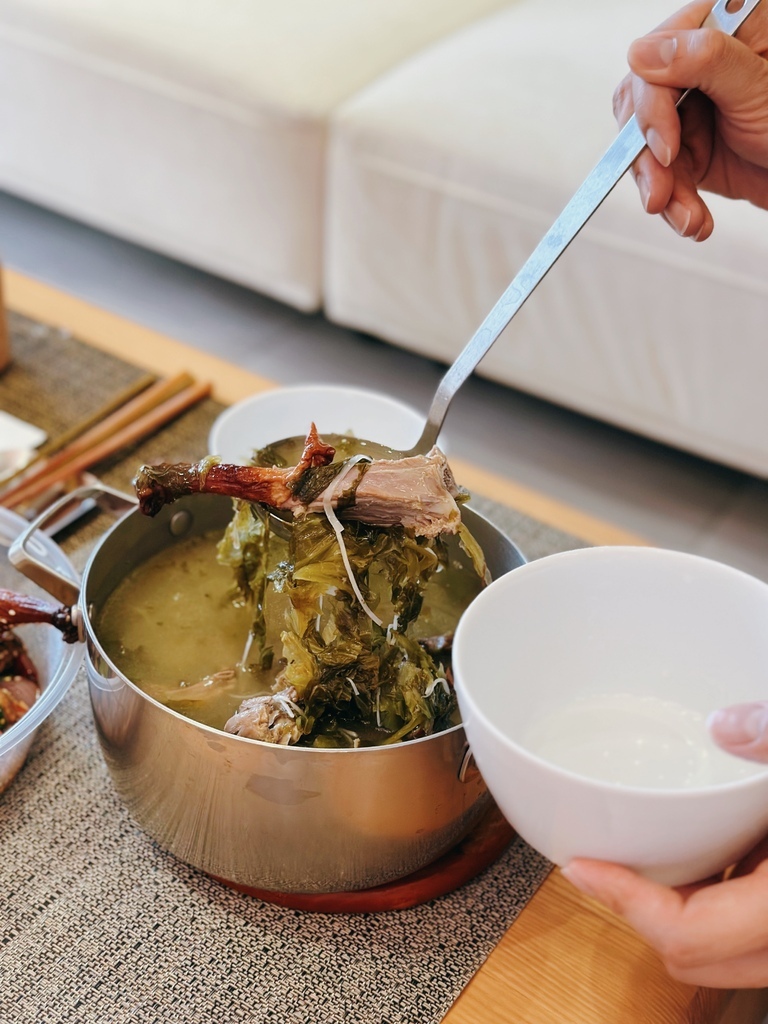 [新竹外帶美食推薦] 這樣的麻辣乾鍋炒鴨骨你絕對沒吃過 - 