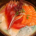 100日本料理的生魚片.JPG