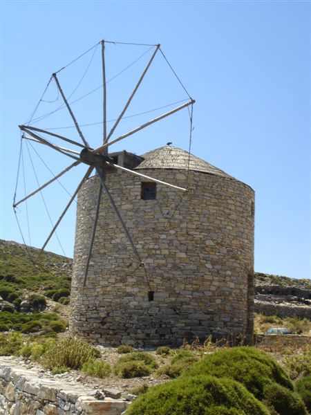 windmill in Apiranthos (近拍)