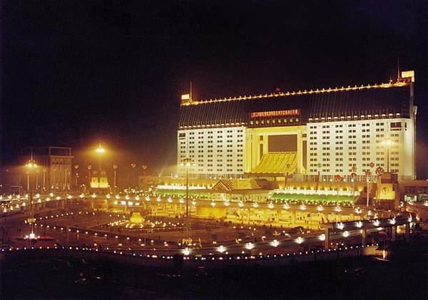 坐車在二樓的杭州火車站3.jpg 坐車在二樓的杭州火車站3.jpg