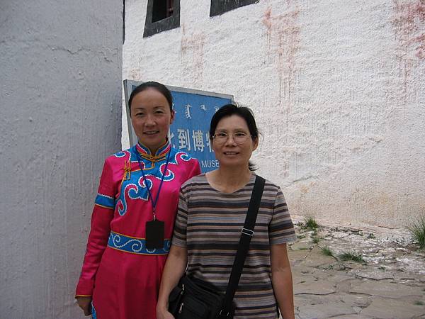 IMG_0357五當召解說員.JPG IMG_0357五當召解說員.JPG