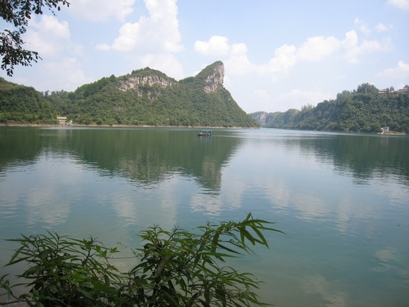 鎮山村湖邊碼頭看龜山.JPG 鎮山村湖邊碼頭看龜山.JPG