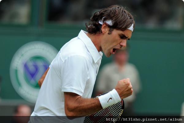 9b_01_federer_110_aeltc_m_hangst.jpg