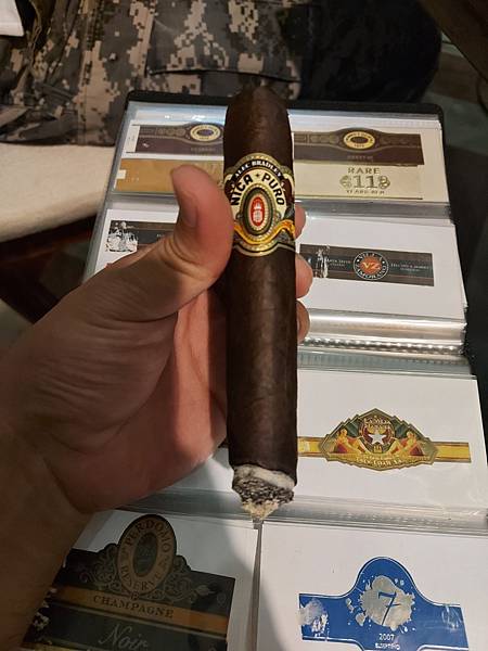 Alec Bradley Nica Puro Diamond Rough-Cut e.jpg