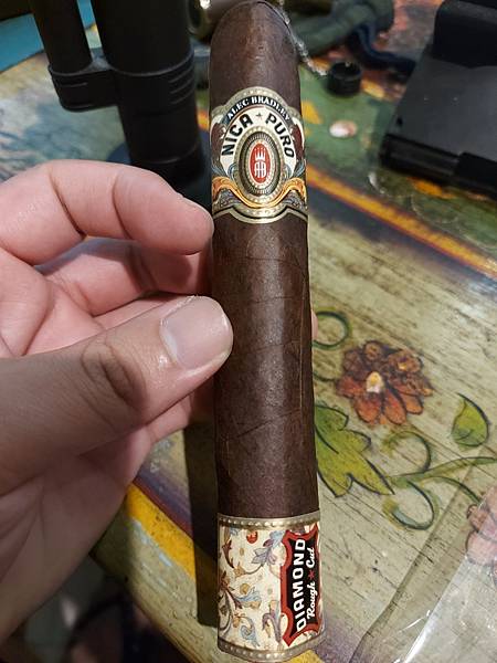 Alec Bradley Nica Puro Diamond Rough-Cut a.jpg