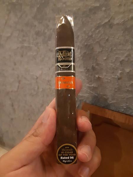 Aging Room Quattro Nicaragua Maestro Torpedo c.jpg