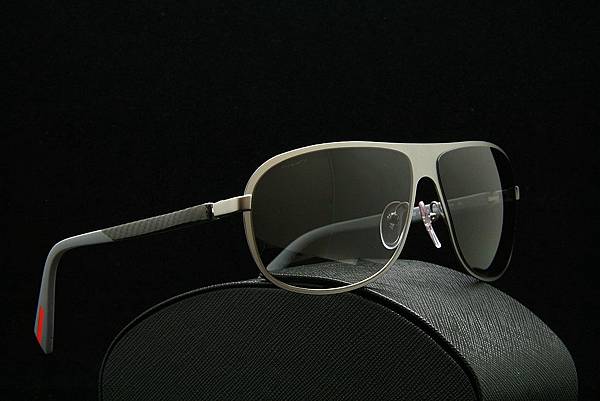 PRADA太陽眼鏡SPS 56O簡約時尚精品 PRADA太陽眼鏡SPS 56O簡約時尚精品