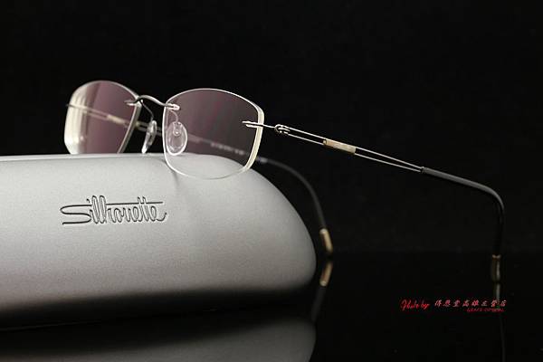 奧地利silhouette詩樂眼鏡純鈦無螺絲設計無重量鏡架 法國essilor E Lens 第七代全視線視無線變色鏡片高雄得恩堂左營店 奧地利silhouette詩樂眼鏡純鈦無螺絲設計無重量鏡架 法國essilor E Lens 第七代全視線視無線變色鏡片高雄得恩堂左營店