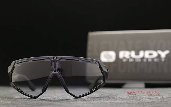 Rudy Project DEFENDER ImpactX Photochromic 2Black 變色運動型太陽眼鏡 高雄得恩堂左營店 專業銷售店