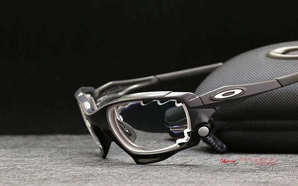 OAKLEY RACING JACKET & 客製化抗衝擊全視線視無限變色近視運動鏡片 高雄得恩堂左營店 專業銷售店 OAKLEY RACING JACKET & 客製化抗衝擊全視線視無限變色近視運動鏡片 高雄得恩堂左營店 專業銷售店