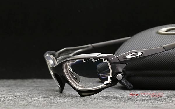 OAKLEY RACING JACKET & 客製化抗衝擊全視線視無限變色近視運動鏡片 高雄得恩堂左營店 專業銷售店