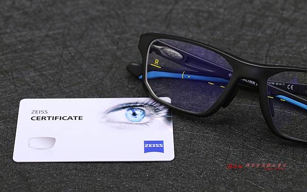OAKLEY CROSSLINK FIT OX8142 光學眼鏡 & ZEISS DriveSafe 蔡司駕車專用鏡片 高雄得恩堂左營店 專業銷售店 OAKLEY CROSSLINK FIT OX8142 光學眼鏡 & ZEISS DriveSafe 蔡司駕車專用鏡片 高雄得恩堂左營店 專業銷售店