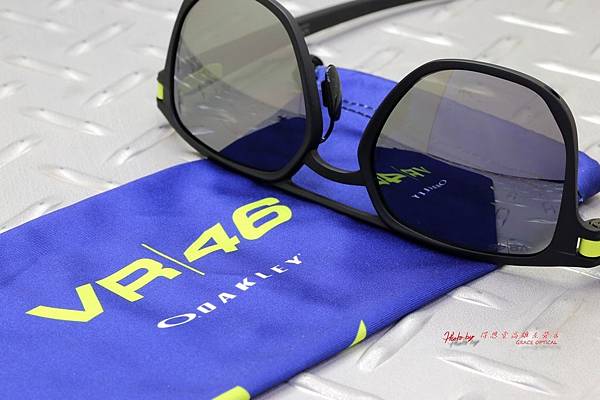 Oakley Latch Alpha VALENTINO ROSSI VR46 OO4128-0853 Prizm Black 羅西聯名版太陽眼鏡 高雄得恩堂左營店 專業