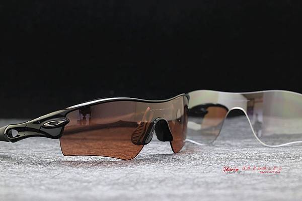 Oakley Radar更換原廠Photochromic變色鏡片 高雄得恩堂左營店 專業銷售店