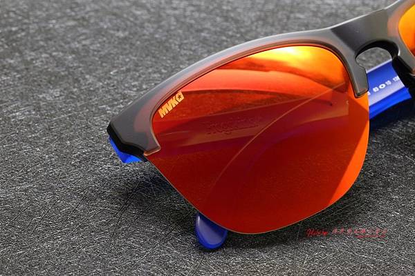 OAKLEY Frogskins Lite Maverick Vinales OO9374-2763 馬維里克·維那勒斯 聯名版太陽眼鏡 高雄得恩堂左營店 專業銷售店