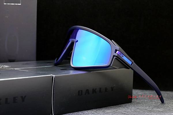 Oakley Latch panel OO9404 運動太陽眼鏡 高雄得恩堂左營店 專業銷售店