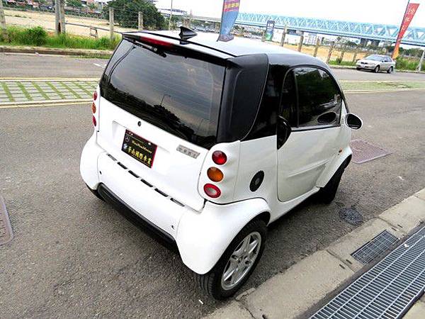 華南汽車中古車二手車小型車 1999年mcc Smart 白0 6 Sum華南汽車廣場 Pchome 個人新聞台