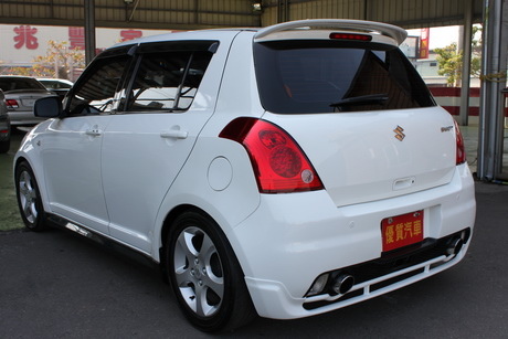 華南汽車中古車二手車小型車 06年suzuki 鈴木swift 白1 5 天窗時尚熱門小車原廠t3大包i Key 恆溫多功能方向盤 Blog 隨意窩xuite日誌