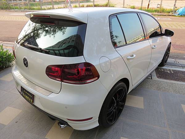 華南汽車中古車二手車小型車 10年vw 福斯golf Gti 2 0 6代r版樣式天窗導航鋁圈白 Blog 隨意窩xuite日誌