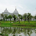 台南景推薦-台灣也有超美的白宮喔 "台南都會公園奇美博物館"