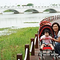 台南景推薦-台灣也有超美的白宮喔 "台南都會公園奇美博物館"