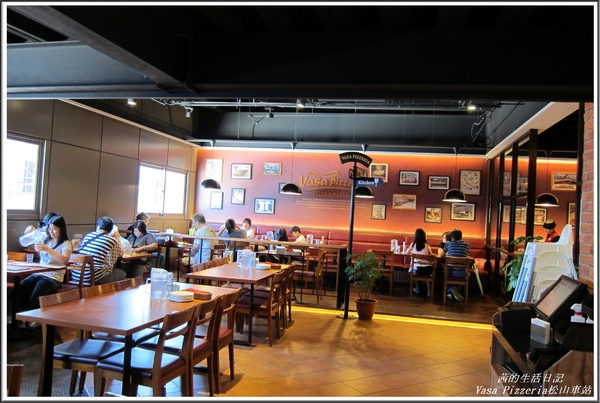 Vasa Pizzeria 瓦薩比薩(松車店):血拚+美食VASA Pizzeria 瓦薩比薩 (松車店)