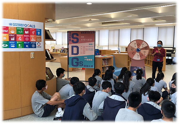 Hi大家好，我是療癒圖書館員 安瑞~