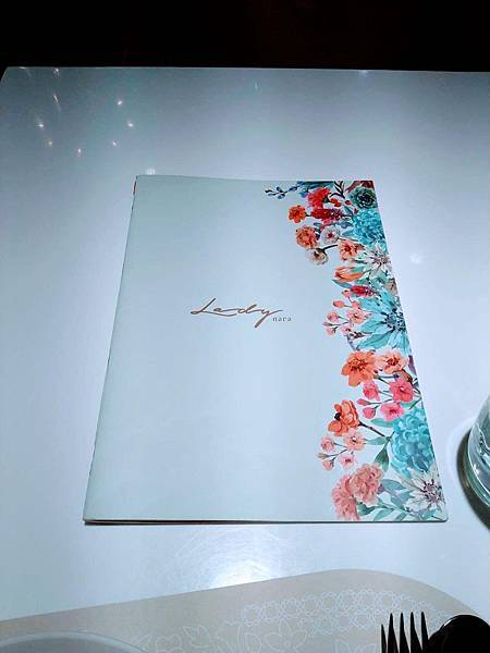 〈信義區食記〉適合拍照的慵懶餐廳 - Lady Nara