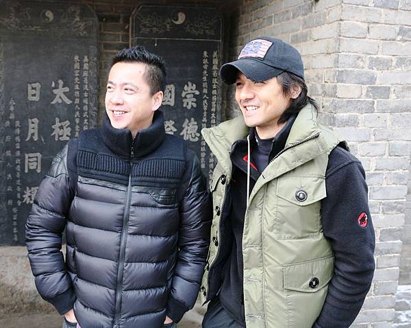 華誼兄弟總裁王中磊(左)與導演馮德倫.jpg