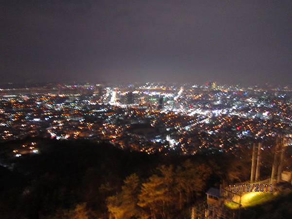 2011.11.17 korea seoul tower- night sight.JPG