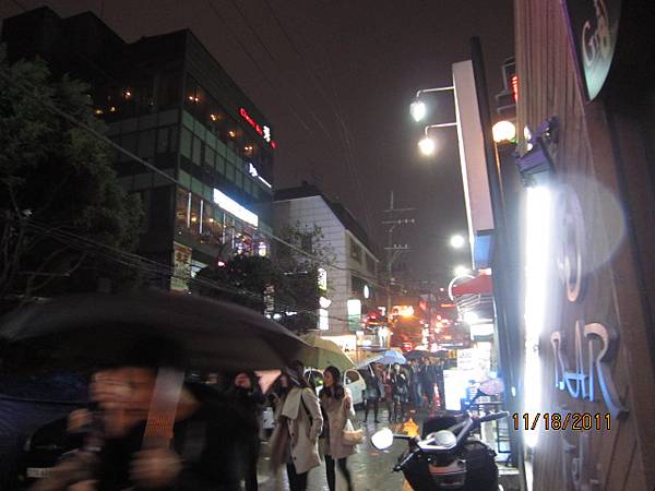 2011.11.18 night club area - street sight 2.JPG