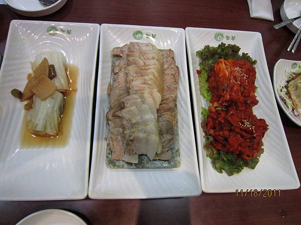 2011.11.18 dinner at 東大門 3.JPG